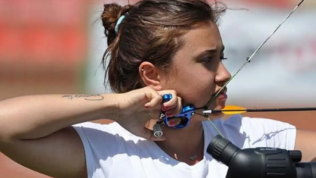 Ecem Cansu Coşkun'dan Altın!