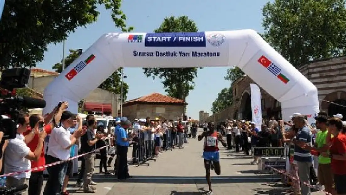 Atletler Sınırı Vizesiz Geçti!