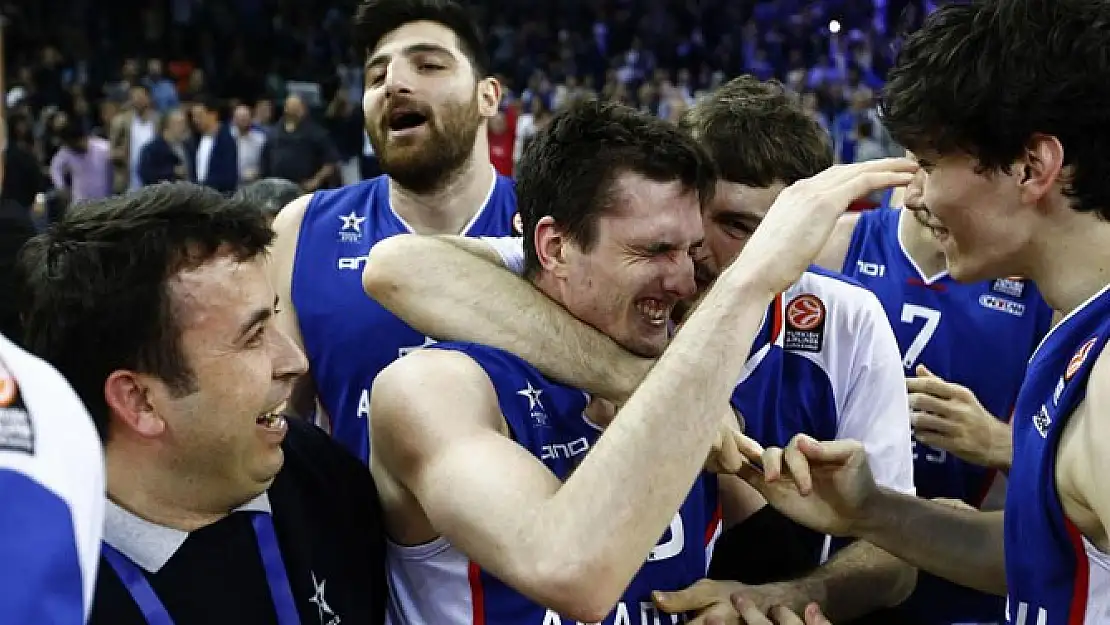 Anadolu Efes Devam Dedi!