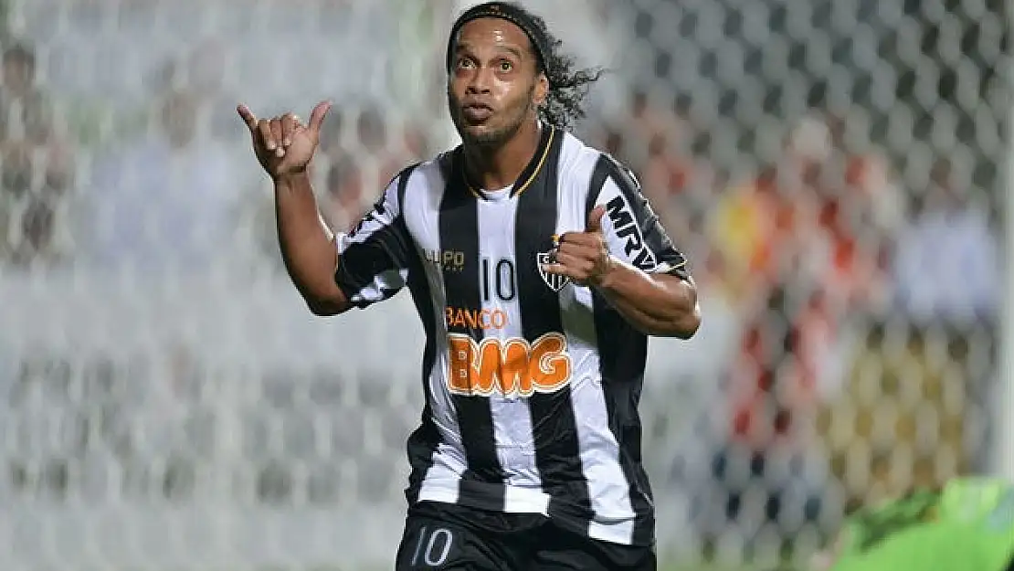 Ronaldinho'da Tarih Belli!