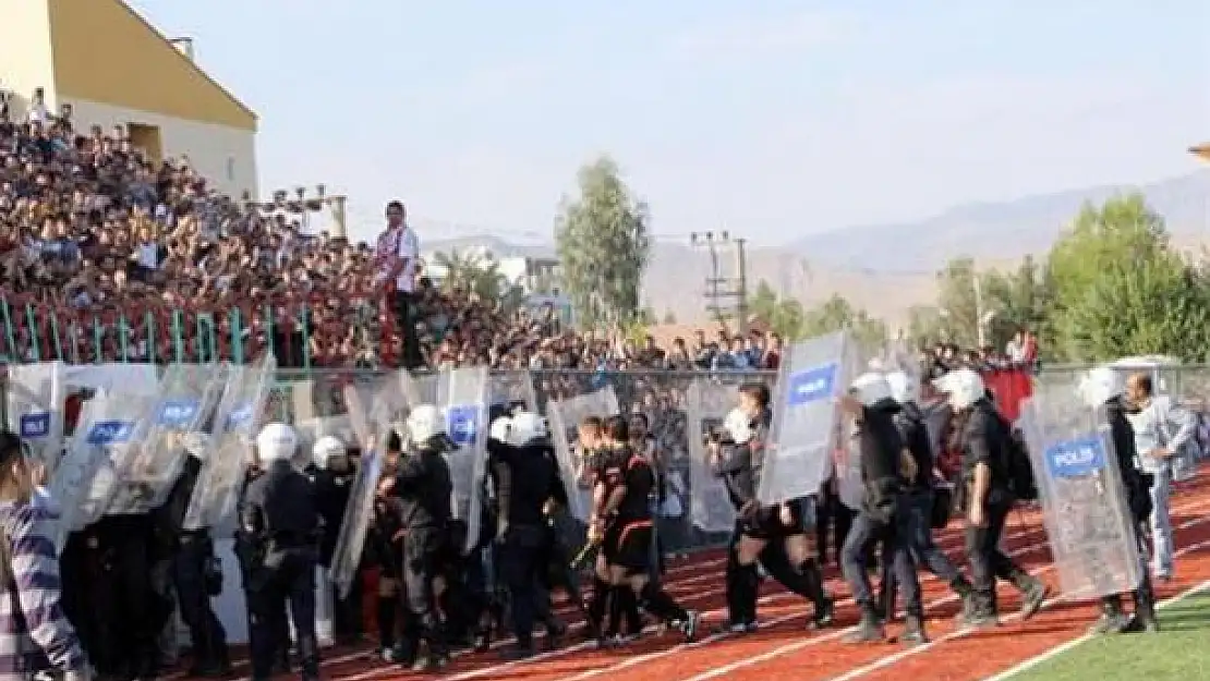 Cizre-Göztepe Maçında Olay!