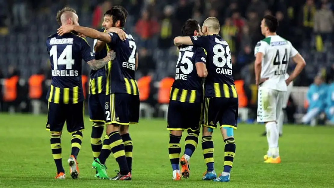 Fener Savunmacılarıyla Güldü!