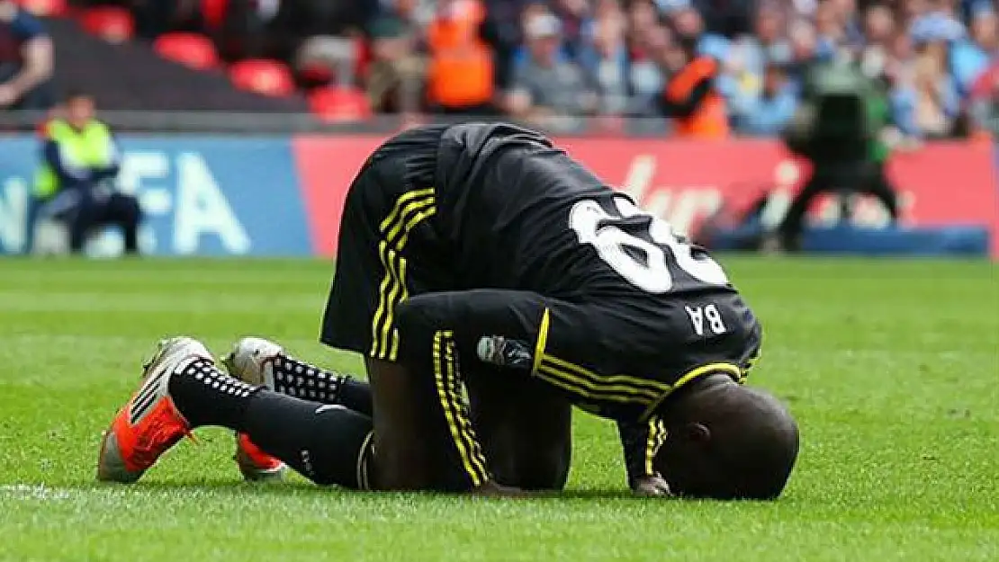 İngiltere'de Demba Ba İddiası!