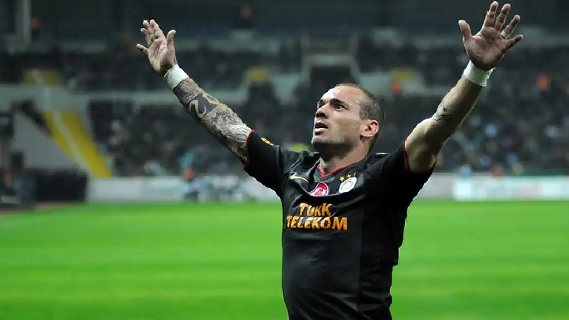 Sneijder Gidiyor Mu?