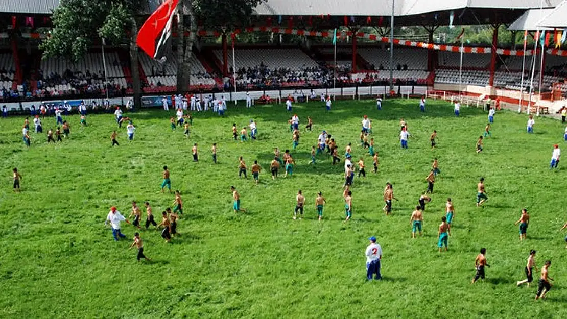 Gözler Sarayiçi Er Meydanı'nda!