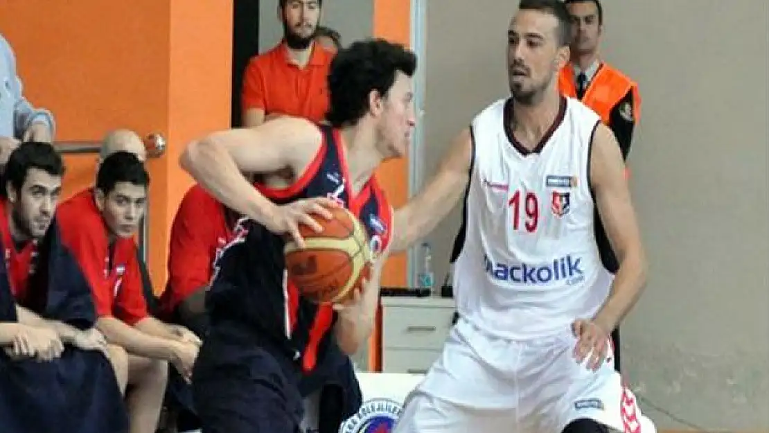 Uşak Sportif Galip!