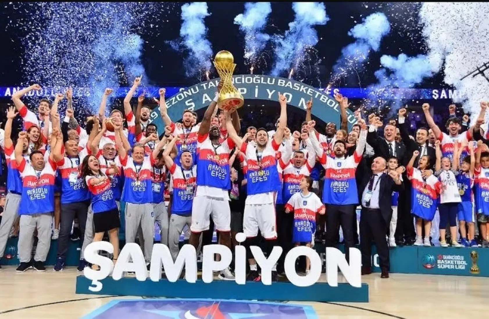 Şampiyon Anadolu Efes!