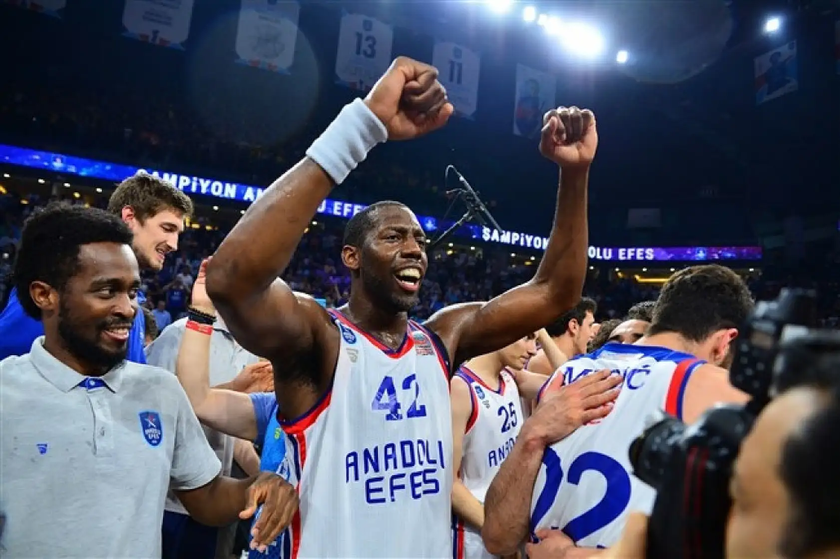 Şampiyon Anadolu Efes!