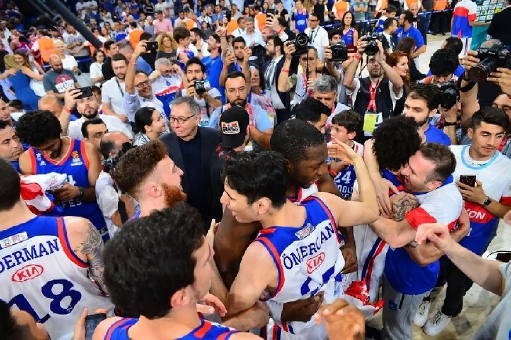 Şampiyon Anadolu Efes!
