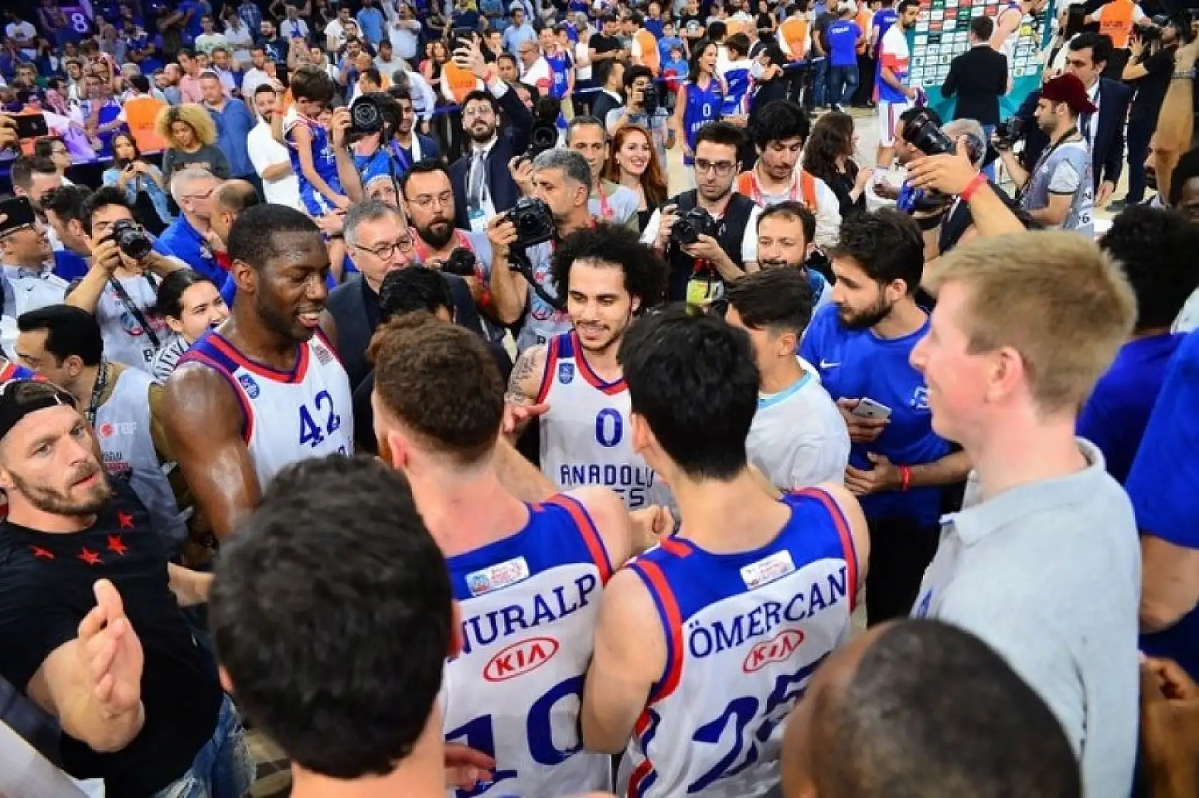 Şampiyon Anadolu Efes!