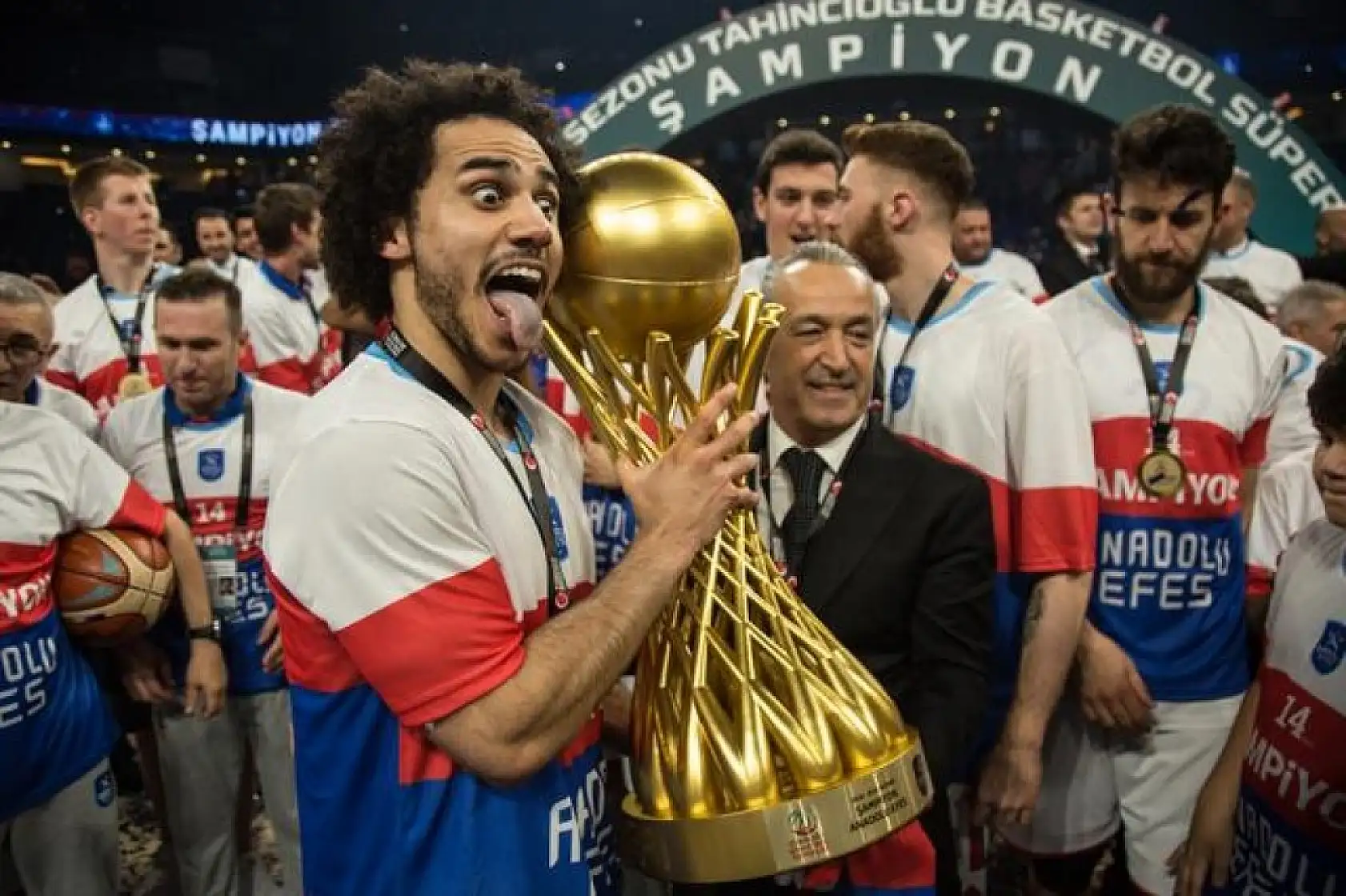 Şampiyon Anadolu Efes!