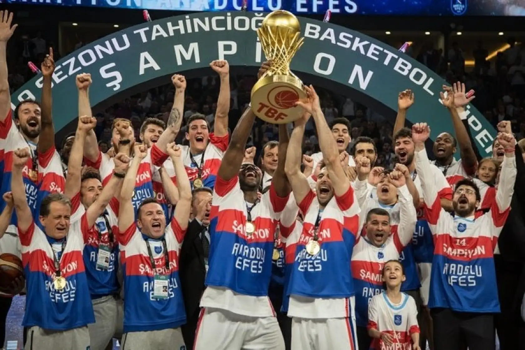 Şampiyon Anadolu Efes!