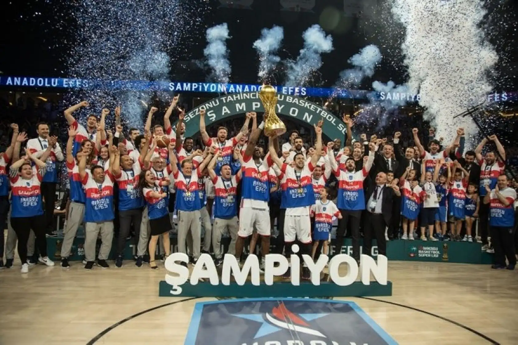 Şampiyon Anadolu Efes!