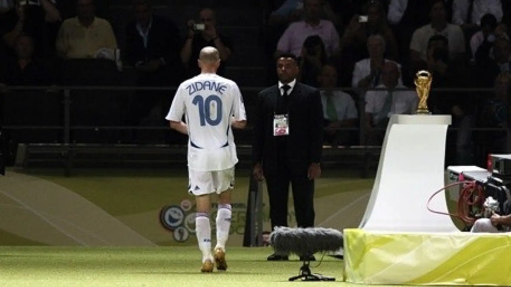 Futbol Dünyasına Damga Vuran 11 Fotoğraf!