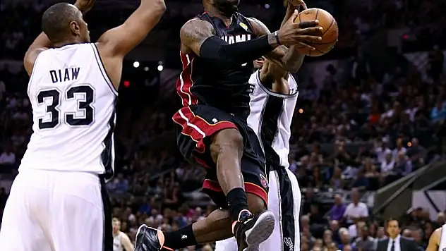 San Antonia Spurs 2-1 Yaptı!