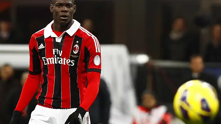 Kanarya'da Balotelli Bombası!