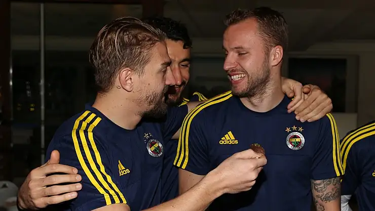Caner ve Kadlec Seneye Yok!