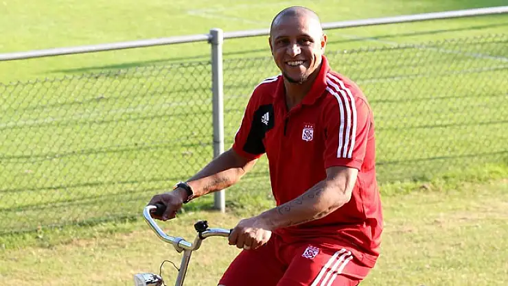 Roberto Carlos Yorumcu Oluyor!