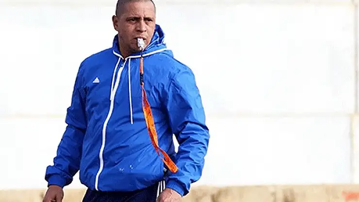 Roberto Carlos Transfer İstiyor!