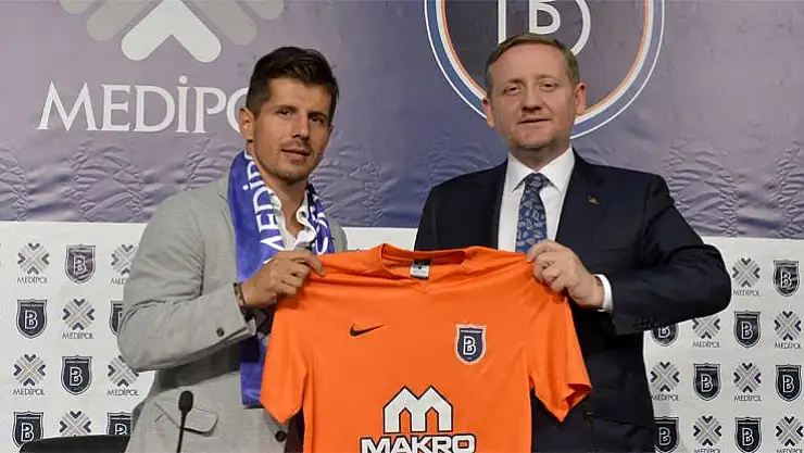 Emre İmzayı Attı, Mesaj Gönderdi!
