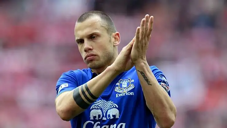 Mancinin Gözü Heitinga'da!