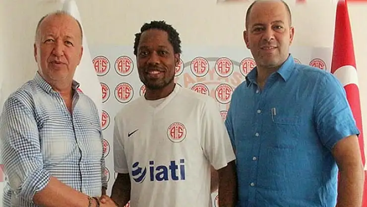 Antalyaspor'a Kamerunlu Orta Saha!