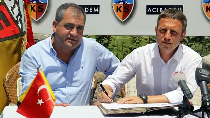 Mutlu Topçu,Kayseri'ye İmza Attı!