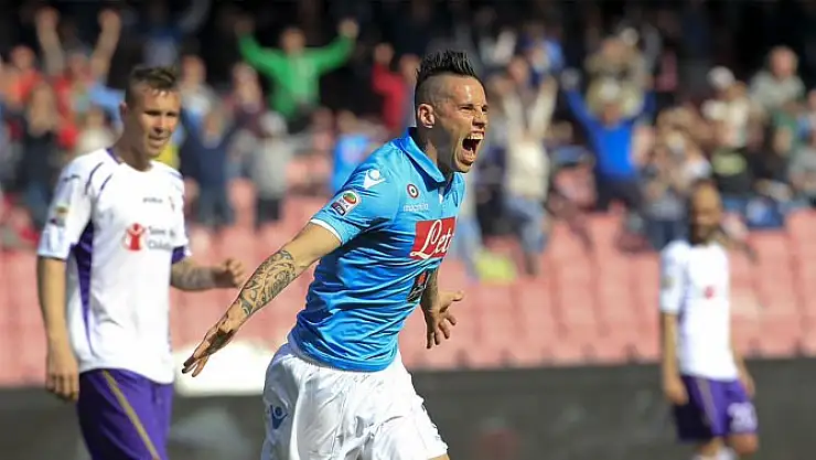 Napoli Zorlu Engeli Aştı!