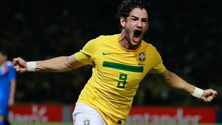 Yeni Alex Pato!