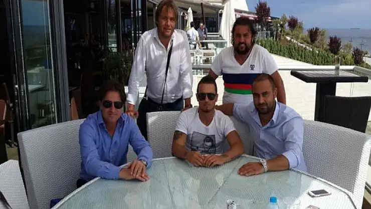 Sneijder Şanlıurfaspor'da!