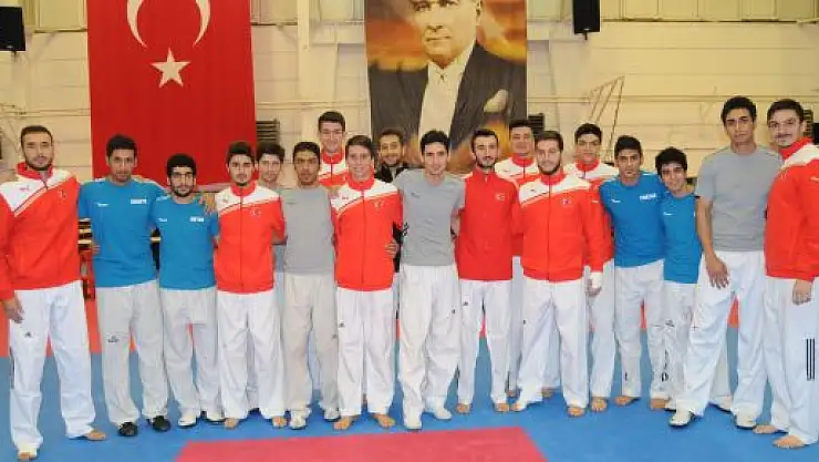 İran Milli Takımı Türkiye'de!