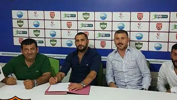 Karan'dan Sürpriz İmza!