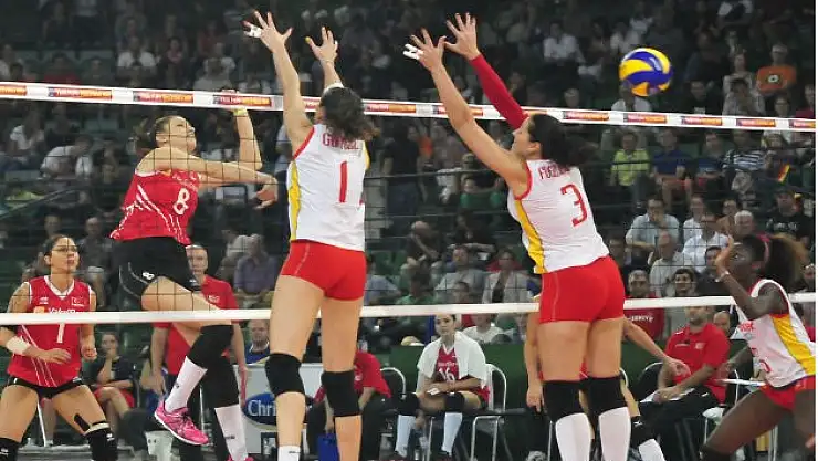 Sultanlar İspanya'yı 3-0 Yendi!